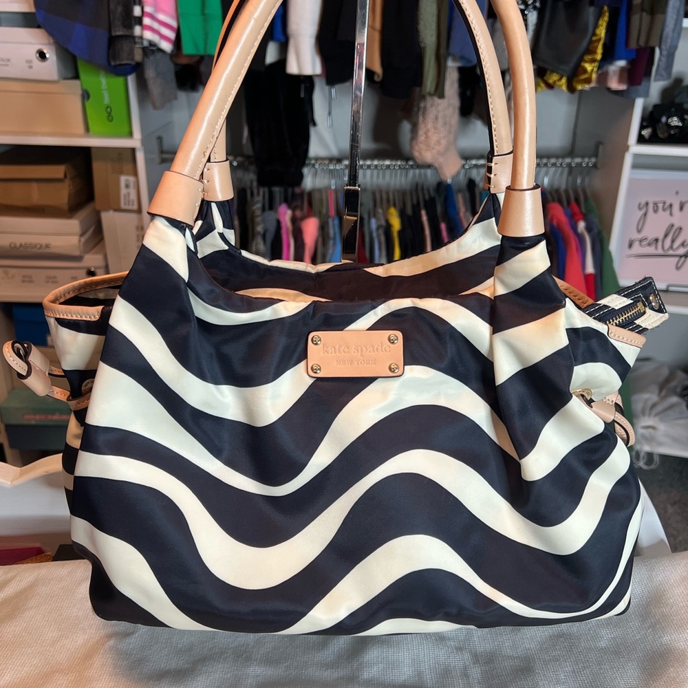 Kate Spade Black and Cream Wave Pattern Bag